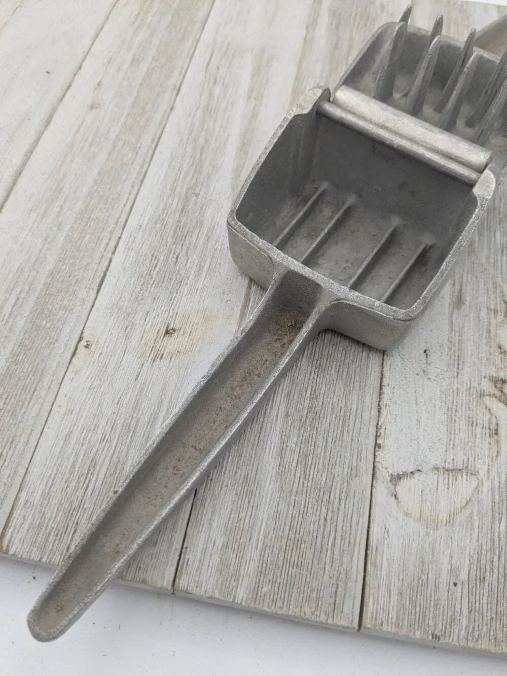 Vintage Ebaloy Ice Cracker Crusher Cast Aluminum 2 Piece Hammered Metal 7